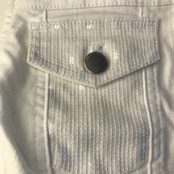 Platinum Chicos white sleeveless jacket. - Picture 3 of 4